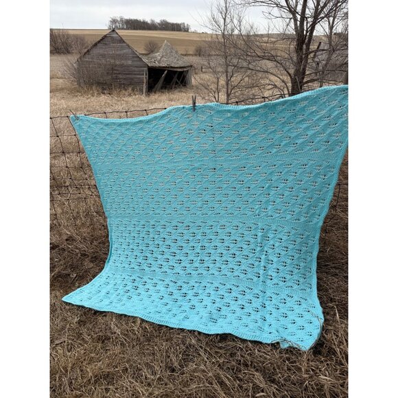 Vintage 70's Light Turquoise Blue Knitted Afghan Throw - Picture 1 of 13